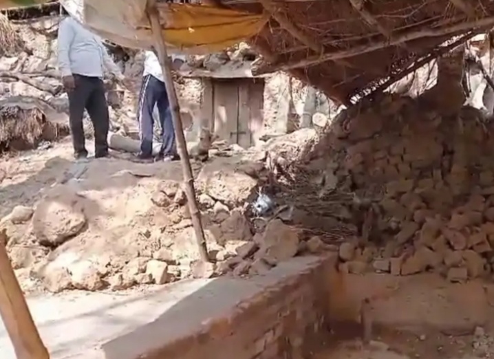 कच्ची कोठरी के गिरने से मलबे के नीचे दबकर महिला की मौत