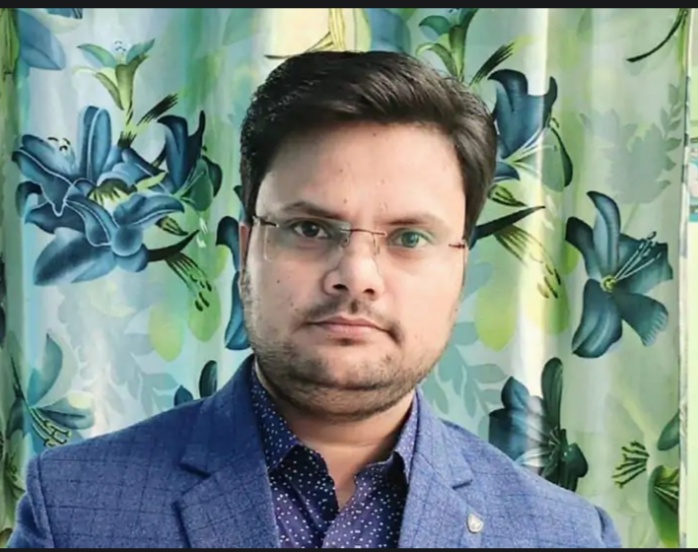 खड़ी रोडवेज बस में पीछे से घुसी कार दो की मौत तीन घायल 