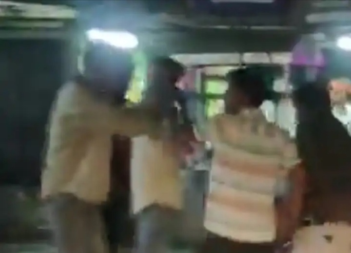 दबंगो ने युवक को बेल्टो से जमकर पीटा